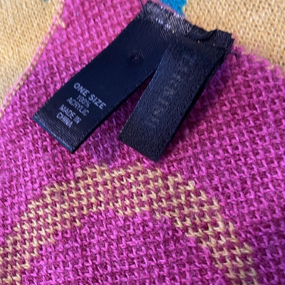 Tarnish Zodiac Signs Scarf - Picture 2 of 2